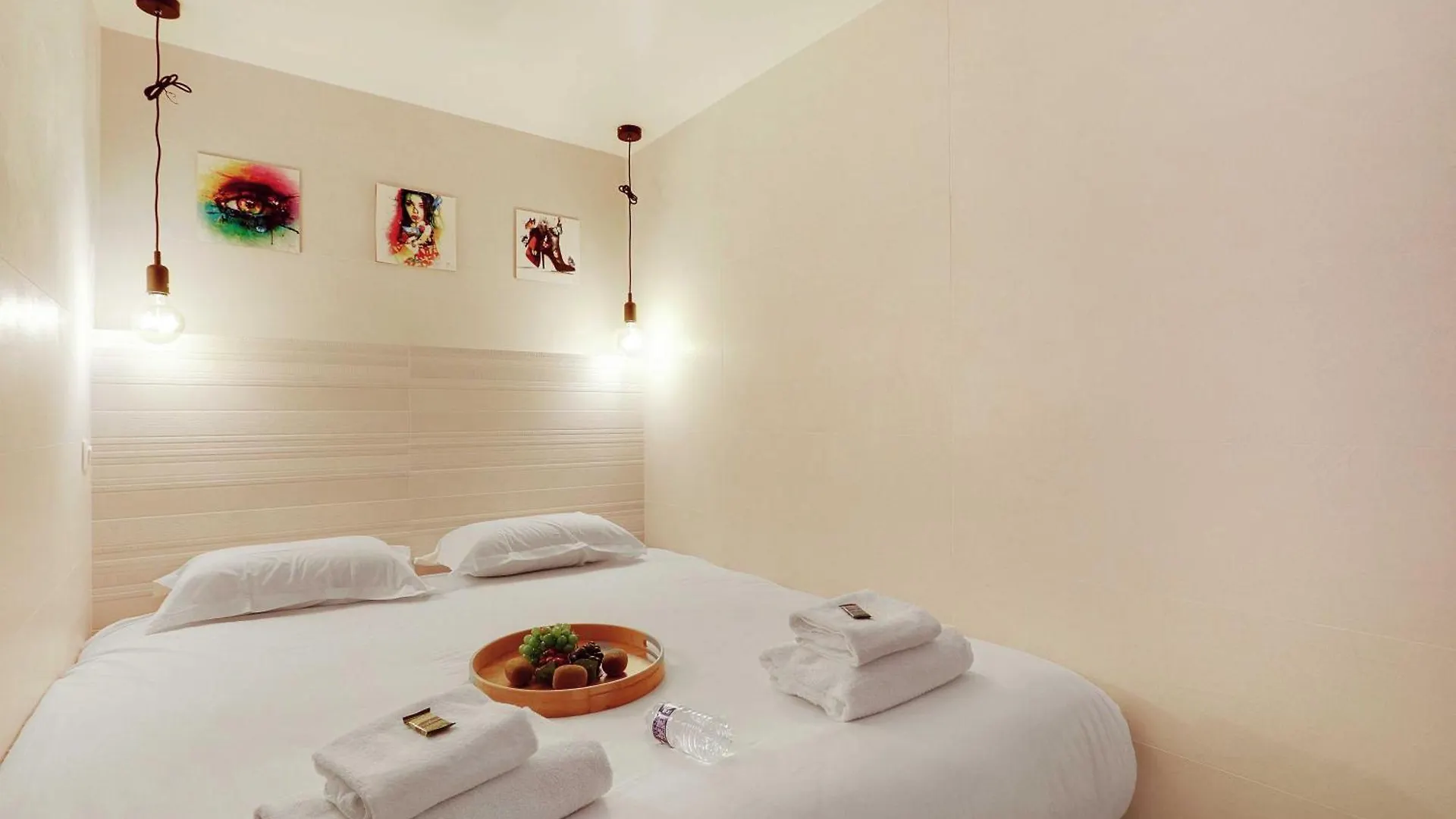 Intimate Apartment With Air Conditioner & Jacuzzi 2Br 6P Montmartre Paris 0*,