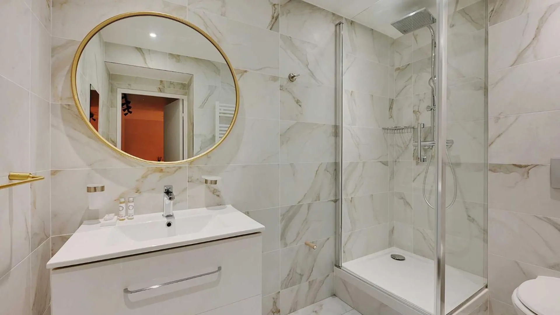 Intimate Apartment With Air Conditioner & Jacuzzi 2Br 6P Montmartre Paris 0*,